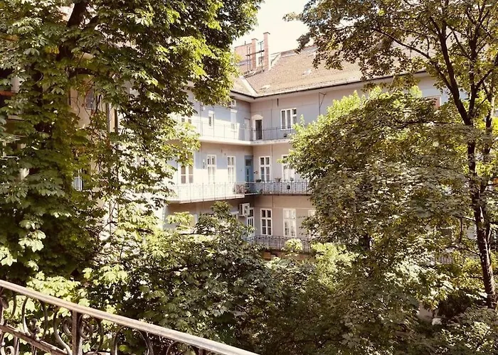 Chestnut Home - A Charming And Warm Feel Place